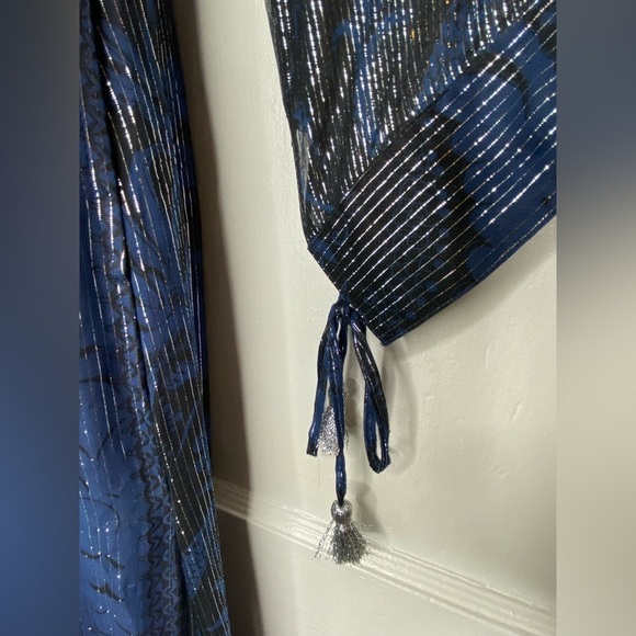 LA PLAGE Elegant Blue and Silver Sheer Dress - Picture 6 of 11